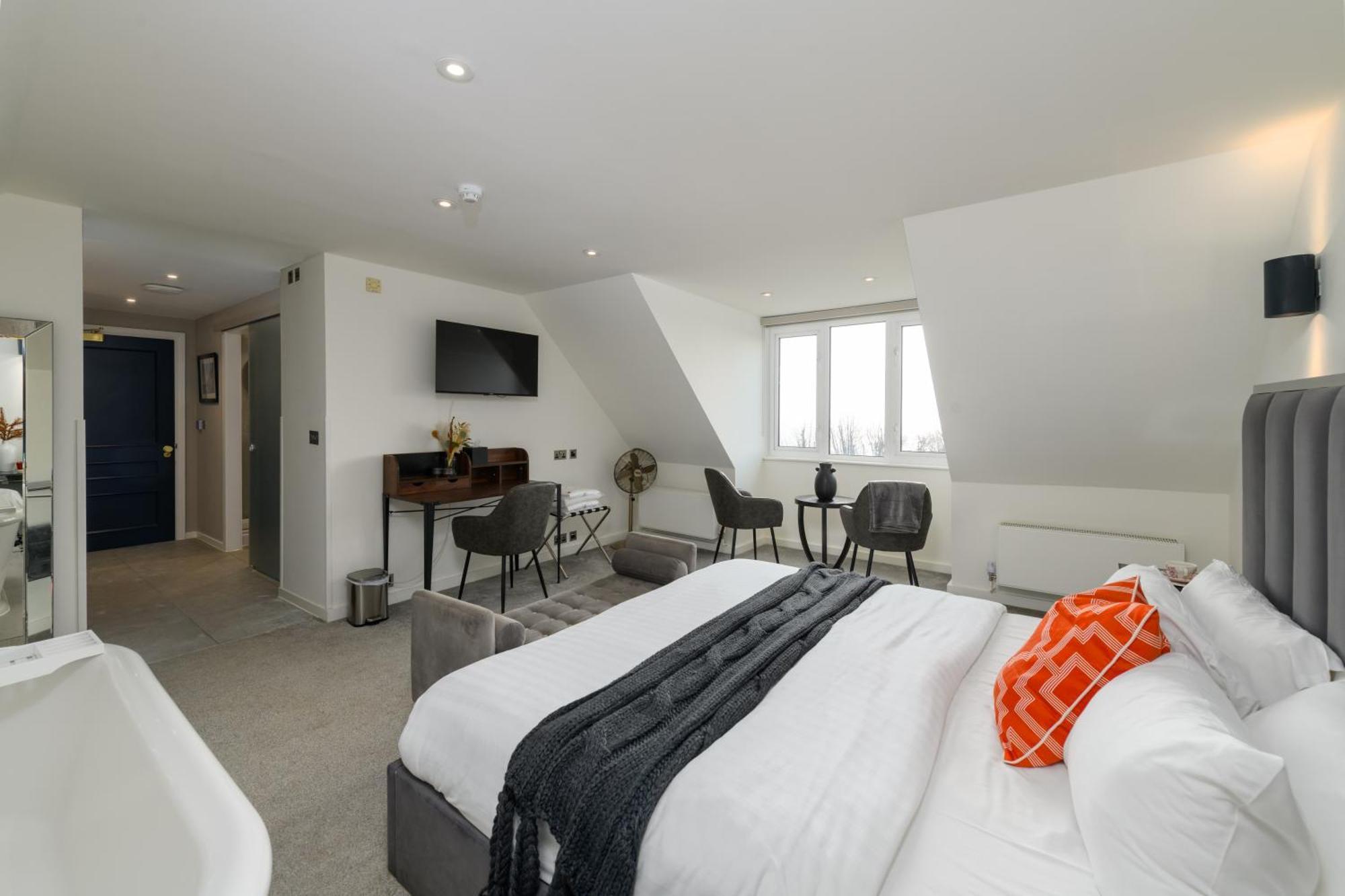 Holm House - Luxury Seaside Retreat Hotel