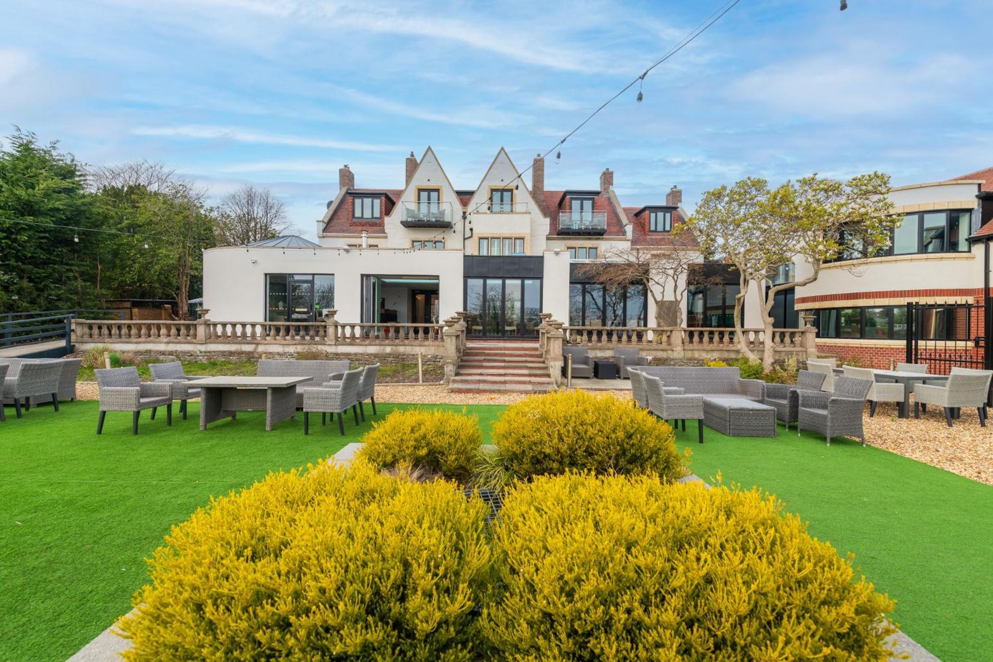 Hotel Holm House - Luxury Seaside Retreat